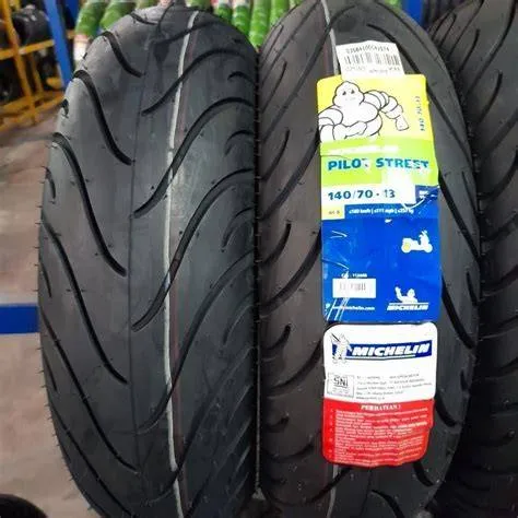 ban-michelin-pilot-street-Ban-Michelin