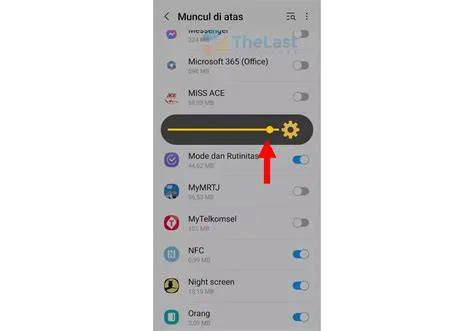 kecerahan-layar-galaxy-a08-di-bawah-sinar-matahari-Analisis-Kecerahan